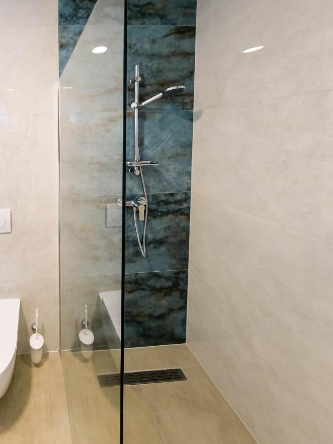 פורץ Maresole Beachfront Residence מראה חיצוני תמונה