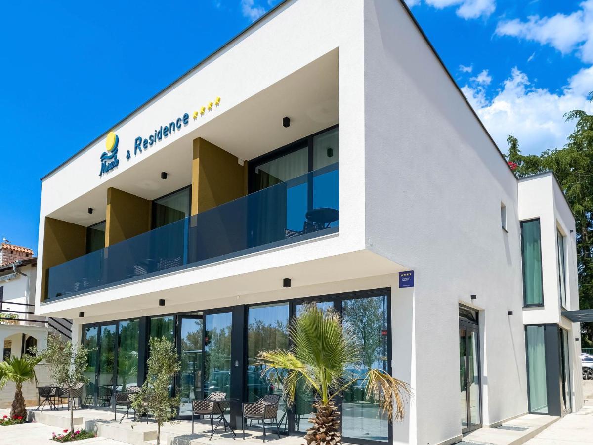 פורץ Maresole Beachfront Residence מראה חיצוני תמונה