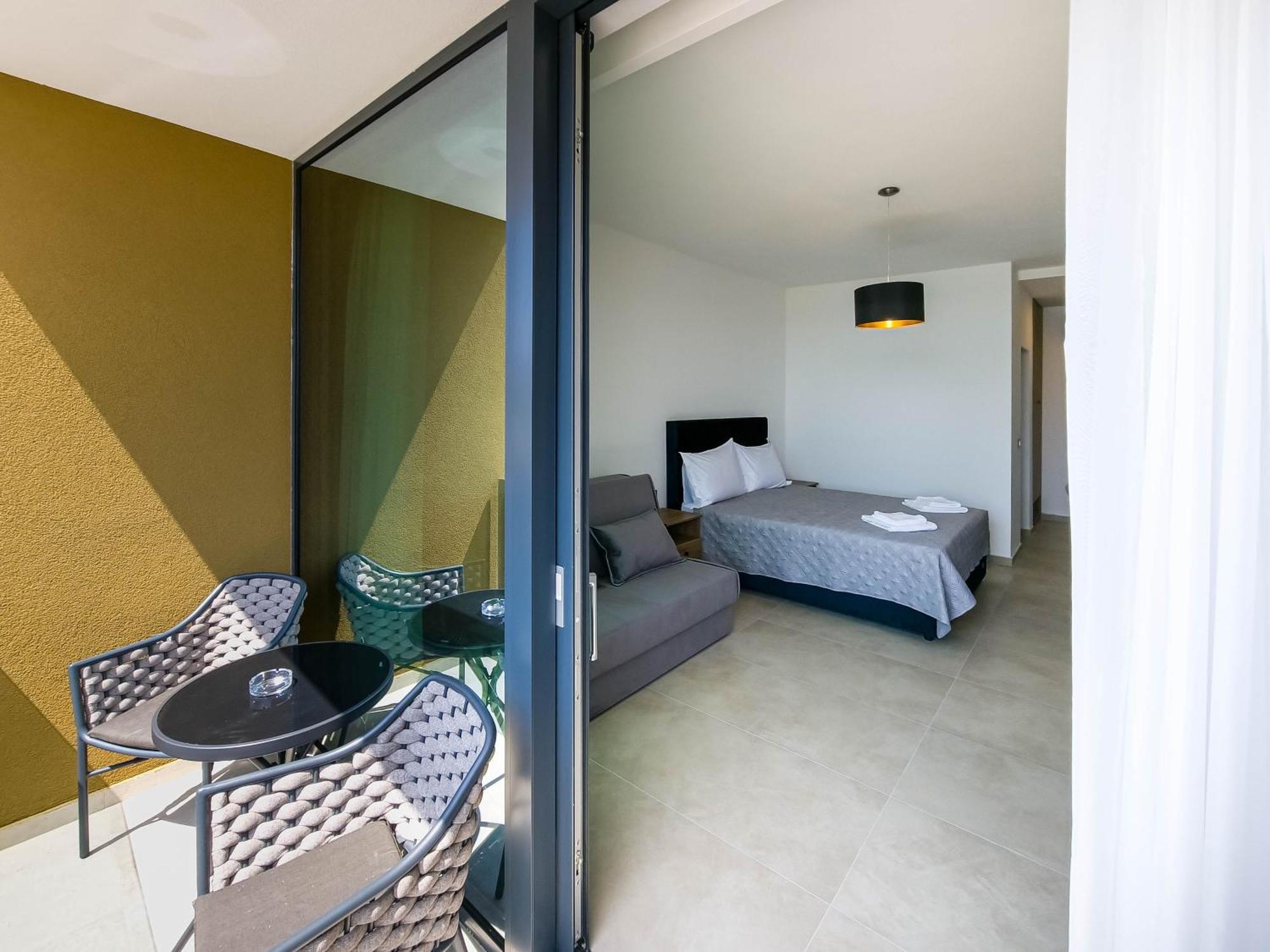 פורץ Maresole Beachfront Residence מראה חיצוני תמונה